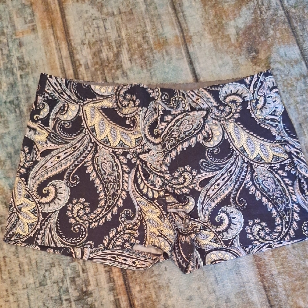 Banana Republic High Waist Paisley Shorts - Black and Cream. NWOT Size 12